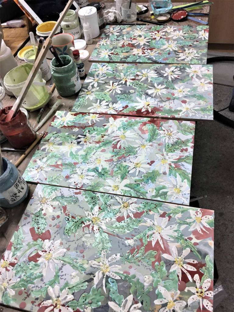 Ox Eye Daisies,  Mosaic tabletop - Diana Tonnison