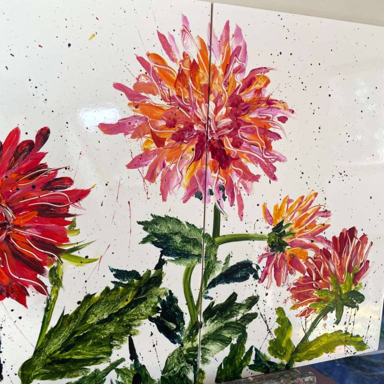 Dahlias Splashback - Diana Tonnison