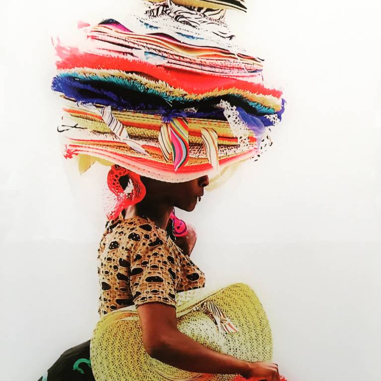 Diane Vink - Angolan woman with hats