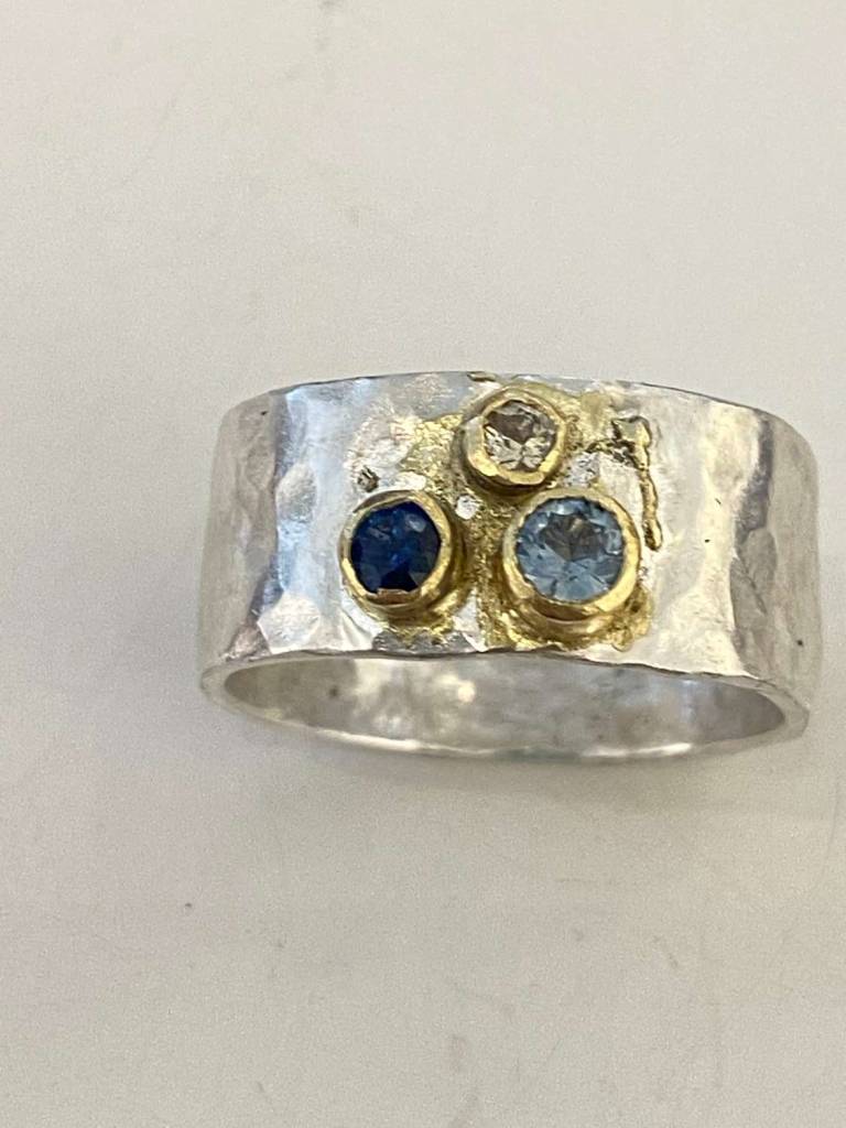 Clare Mason - 3 STONE BARNACLE RING blue sapphires and champagne diamond 18ct gold on fine 999