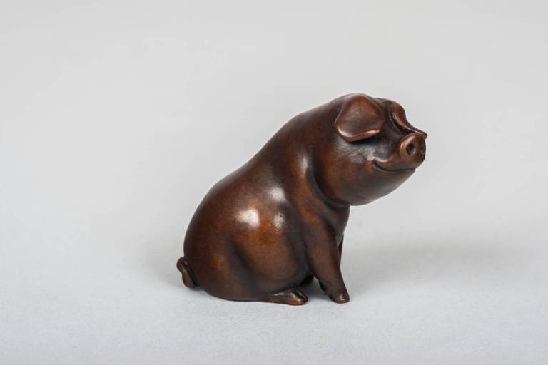 Sitting Pig - Robin Bouttell Pinkfoot Bronzes