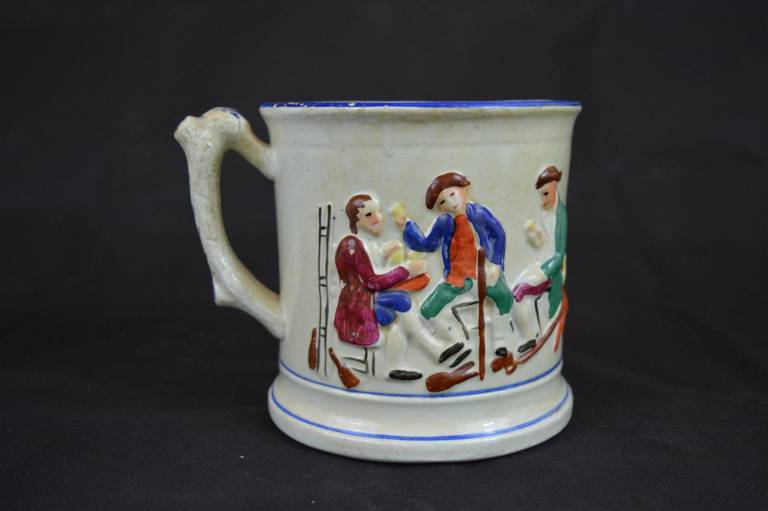 Pearlware Friends Mug with Internal Frog - Unknown
