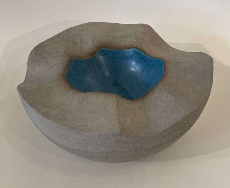 Wavy edged bowl - Nick Robatto