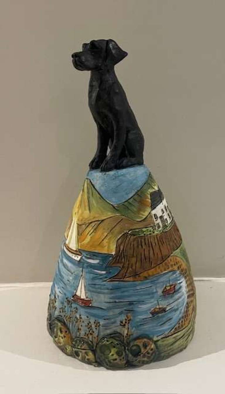 Black Lab on a Medium Hill - Cummings Studio