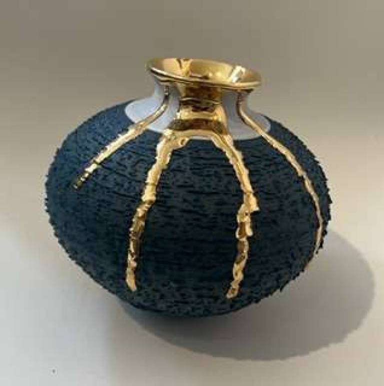 Emerald textured vase with gold lustre - Alex McCarthy