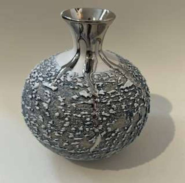 Textured vase with Platinum - Alex McCarthy