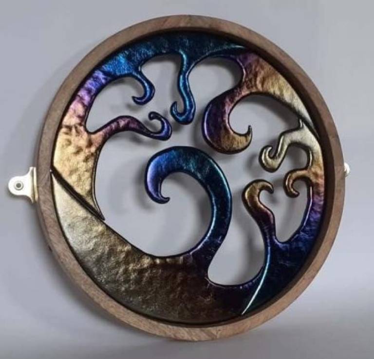 NewIridwaves, 30cm diameter - Caroline Channing