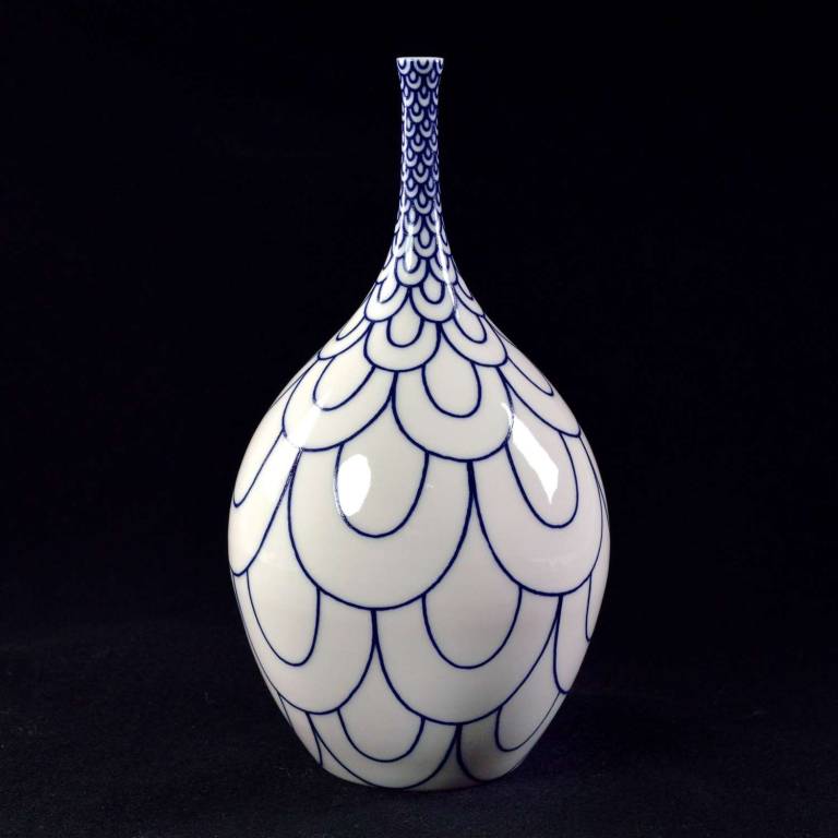 Large Wide Double Scalloped Bottle