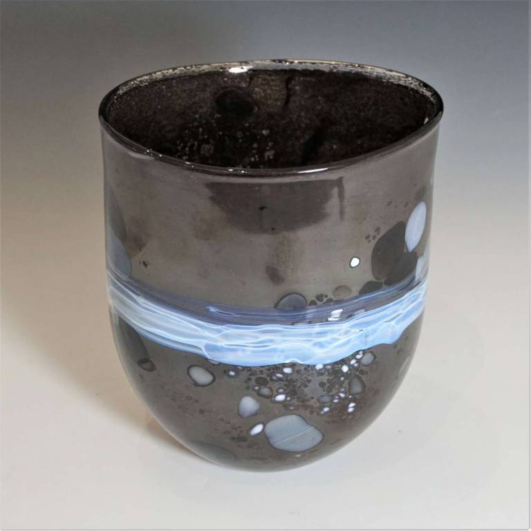 Medium Open Pebble Black Vase