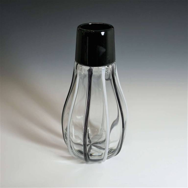 Zan Illusion Black & White Vase