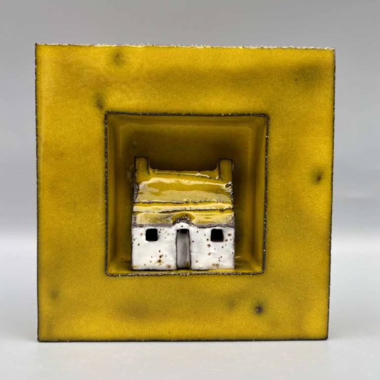 Framed Bothy Mustard Roof