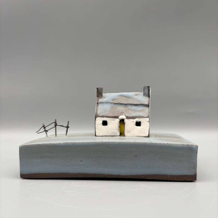 Bothy on Solid Plinth with Fence